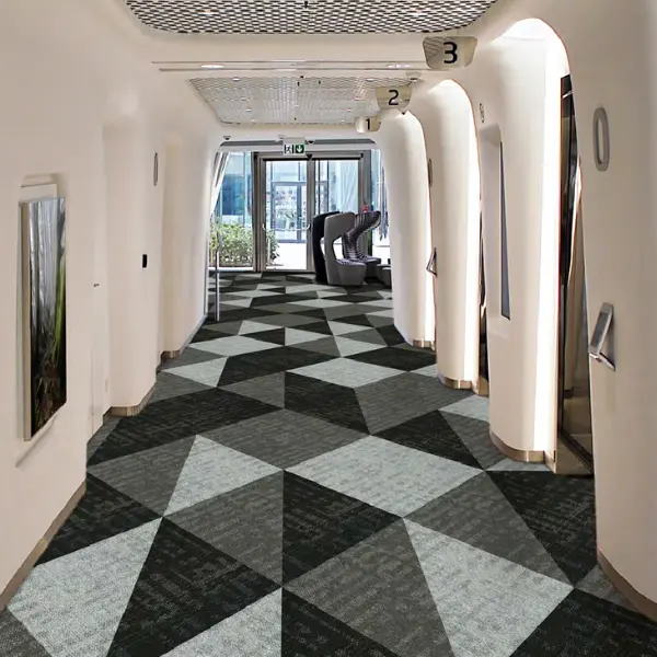พรมปูพื้นโถงทางเดินด้วยพรมแผ่น carpet inter สร้างลุคนิ่งหรู ช่วยให้พื้นที่ดูสวยสะอาดทันสมัย
