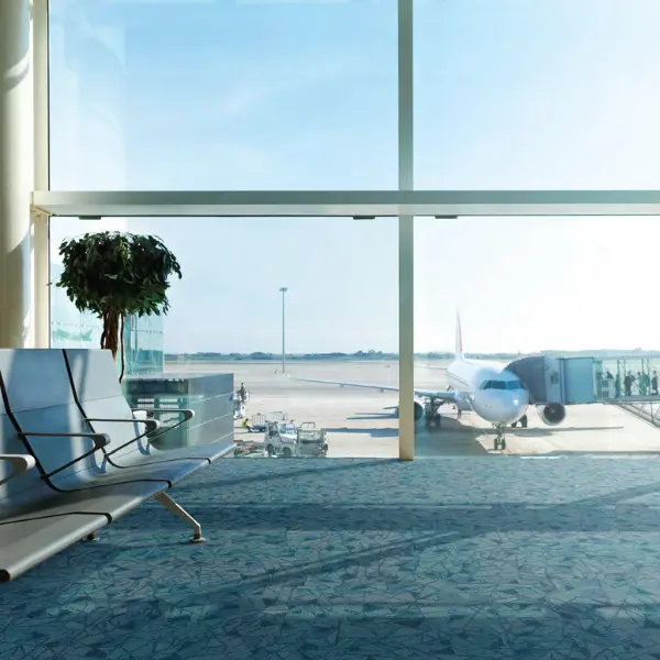 พรมปูพื้นลายเรขาคณิตจากพรมแผ่น carpet inter ช่วยให้พื้นที่สนามบินดูสวยมีสไตล์และเป็นระเบียบ